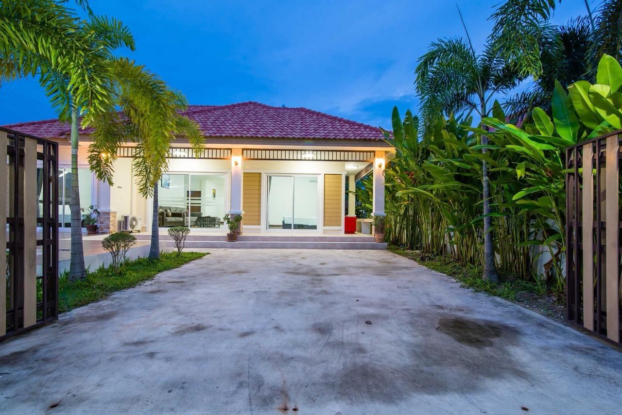 The Legacy Huahin Pool Villa Екстериор снимка